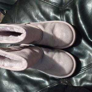Pink ugg boots. So comfortable   I’m a 6.5 and can wear comfortably